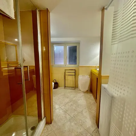 Skyhouse Apartment